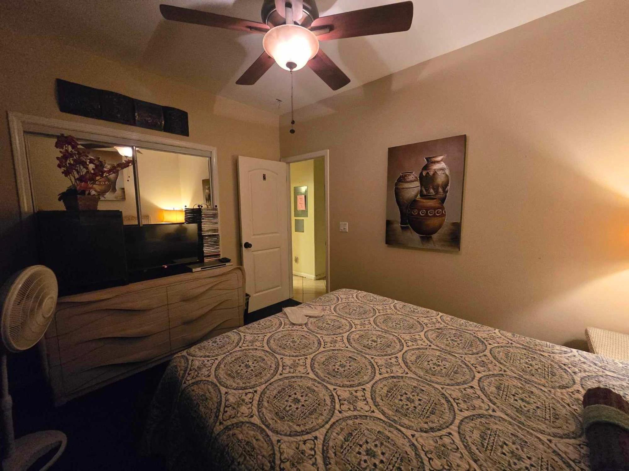 Robbins Estate Hotel Wailuku Room photo